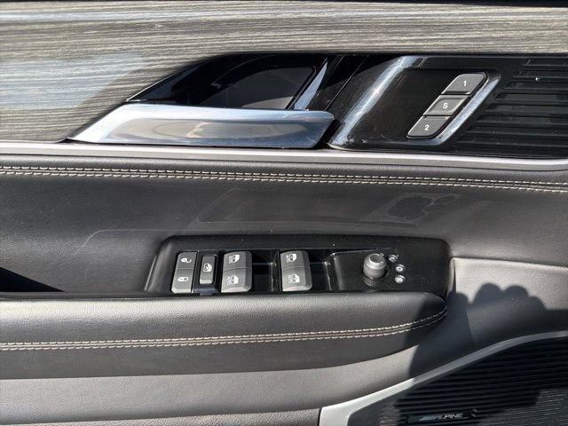 Used 2022 Jeep Wagoneer Series II AWD/4WD image 12