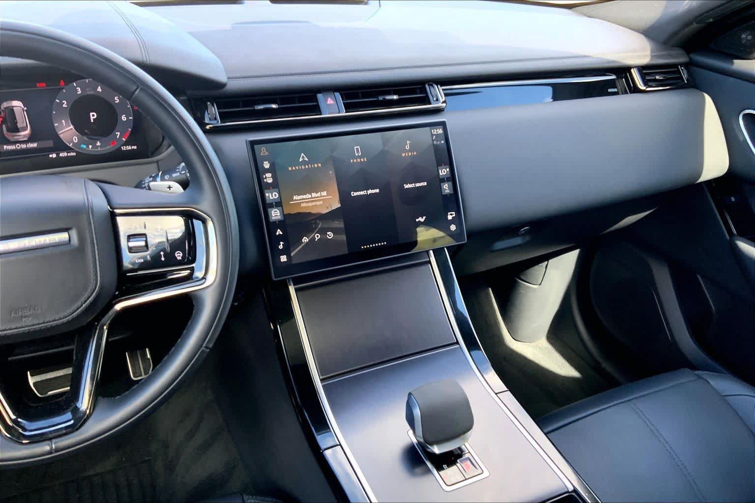 Used 2026 Land Rover Range Rover Velar Dynamic SE AWD/4WD image 6