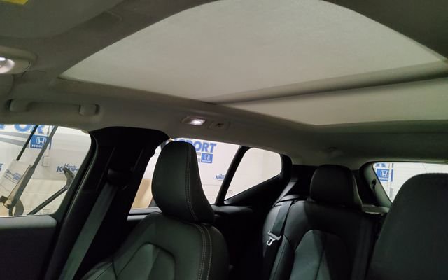 Used 2024 Volvo XC40 B5 Plus w/ Protection Package Premier AWD/4WD image 33