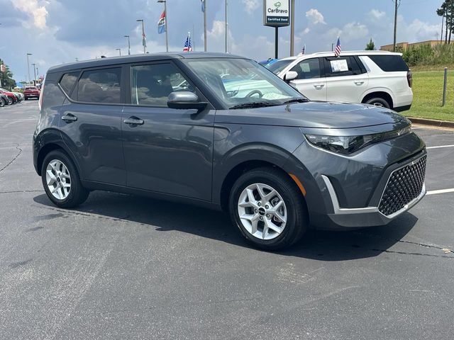 Used 2025 Kia Soul LX w/ LX Technology Package FWD image 4