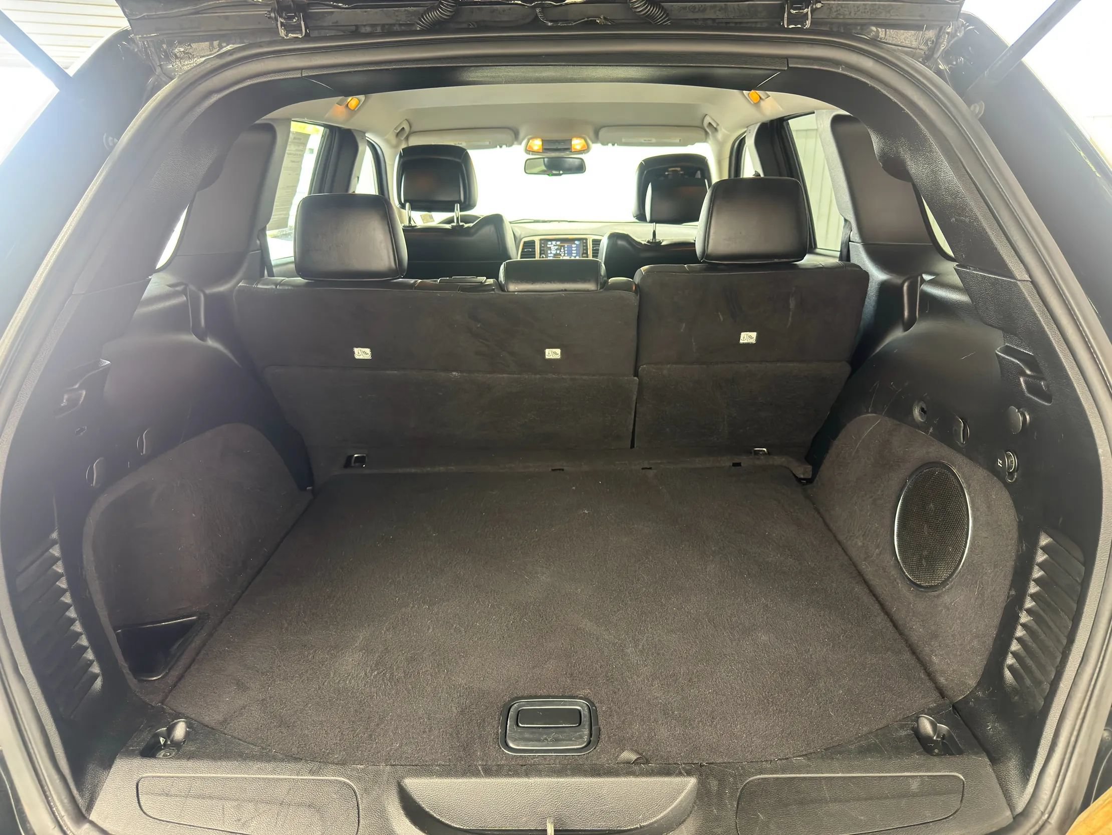 Used 2013 Jeep Grand Cherokee Laredo AWD/4WD image 18