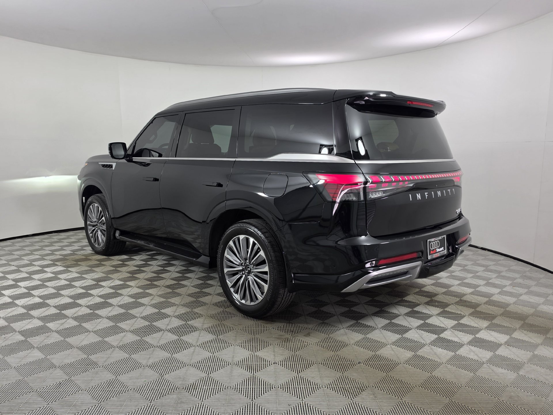 Used 2026 INFINITI QX80 Luxe RWD image 38