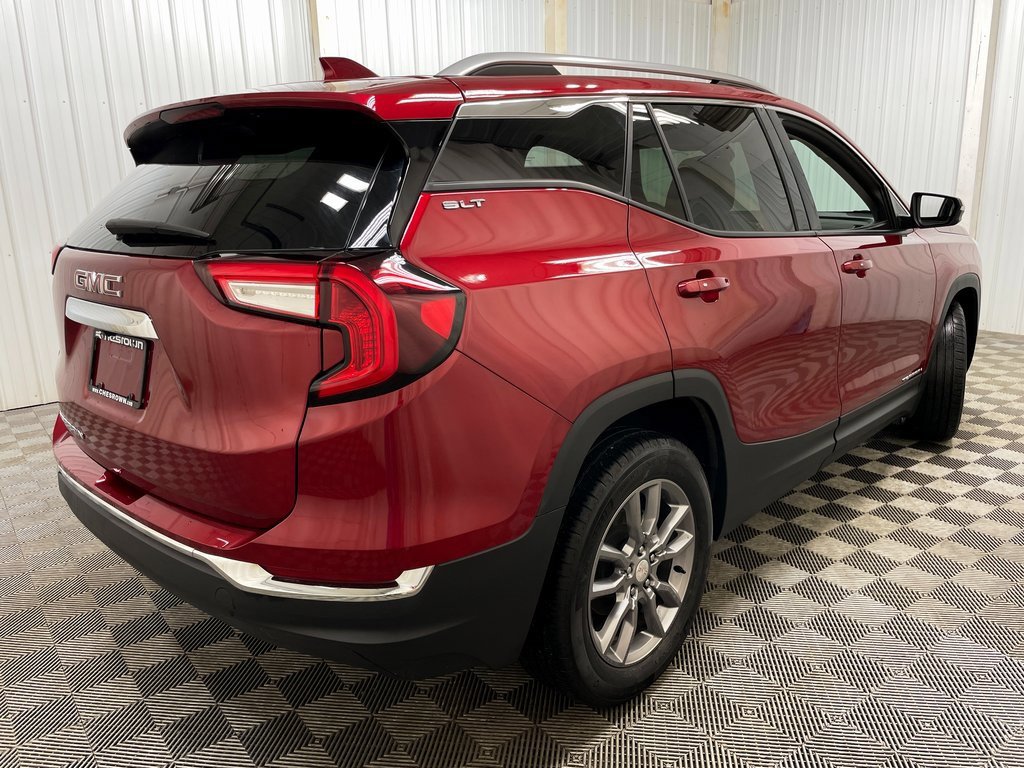 Used 2024 GMC Terrain SLT image 19