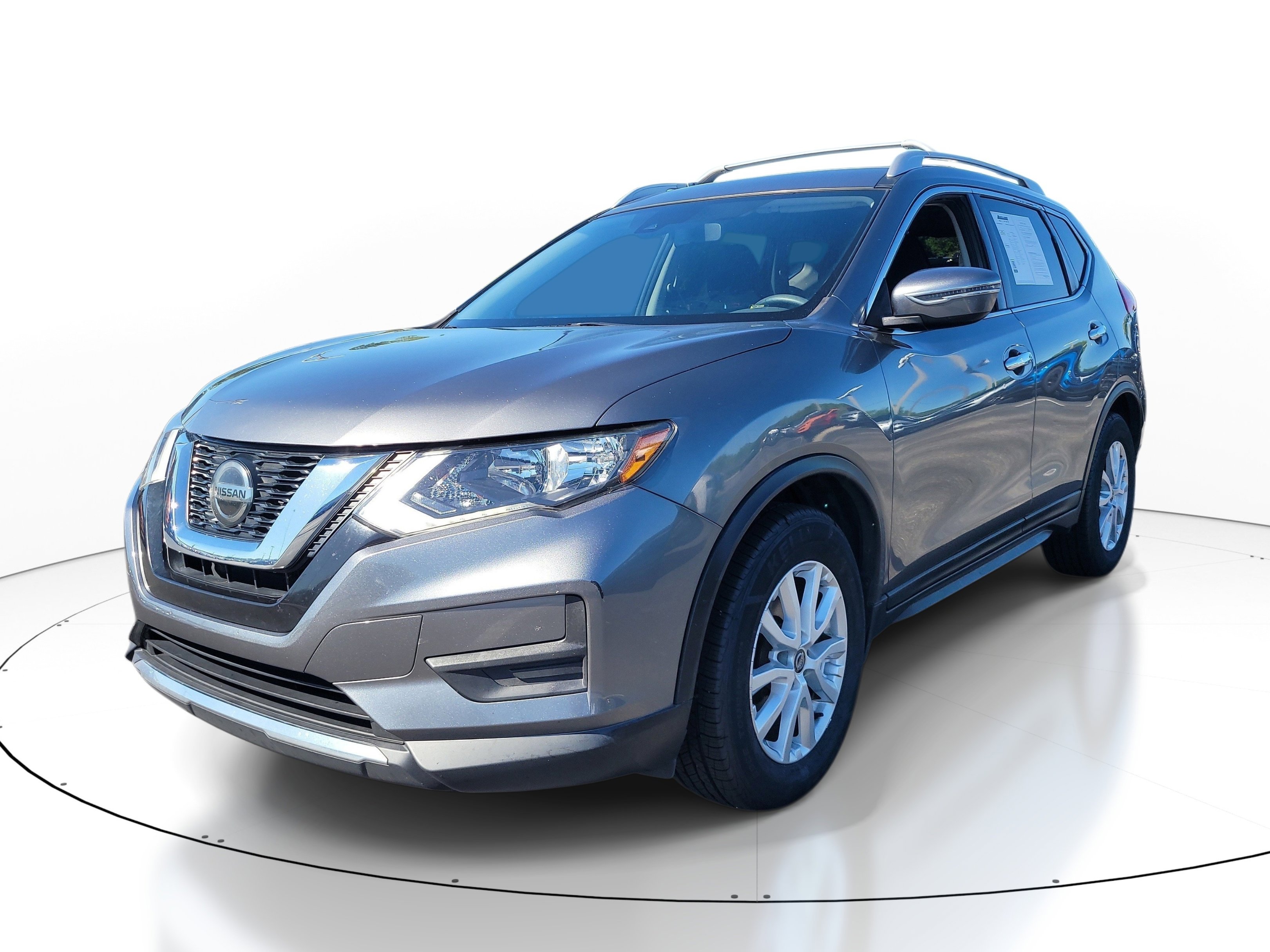 Used 2019 Nissan Rogue SV image 3