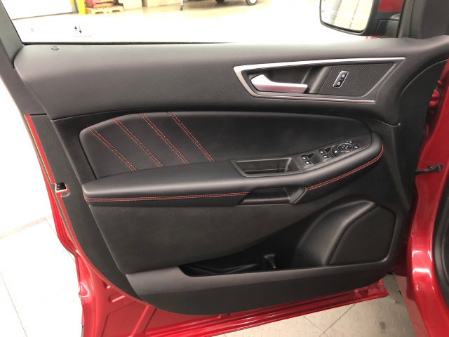 Used 2023 Ford Edge ST-Line AWD/4WD image 14