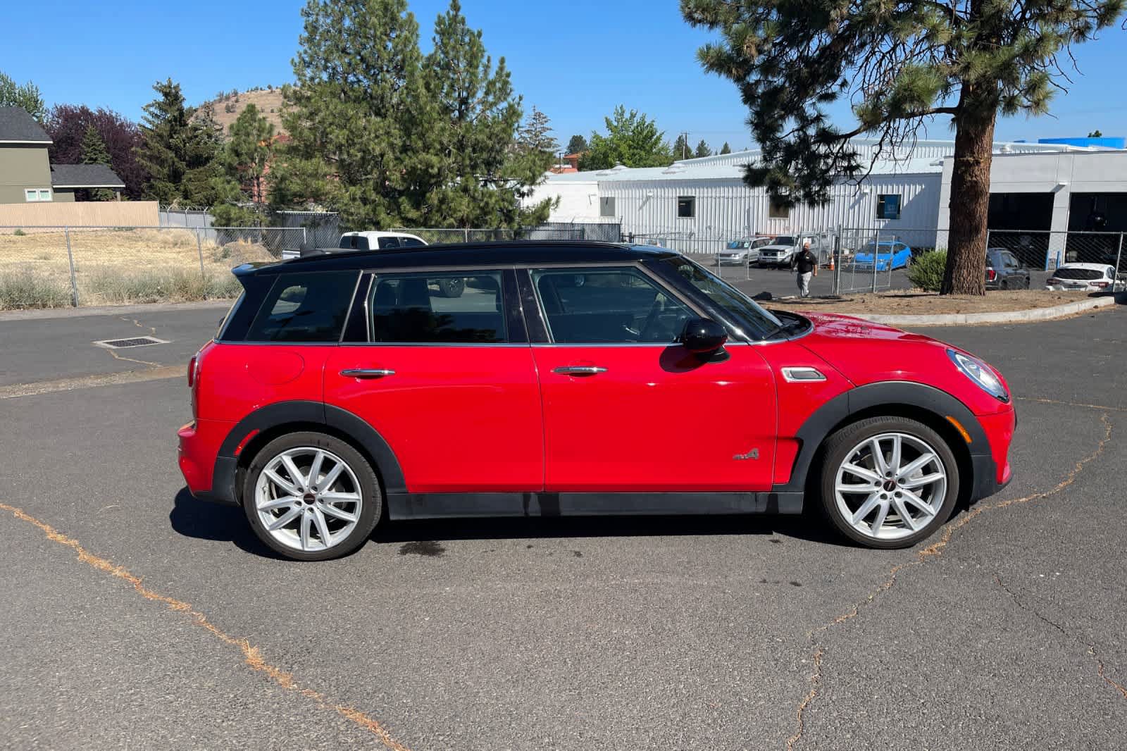Used 2017 MINI Cooper Clubman ALL4 AWD/4WD image 6