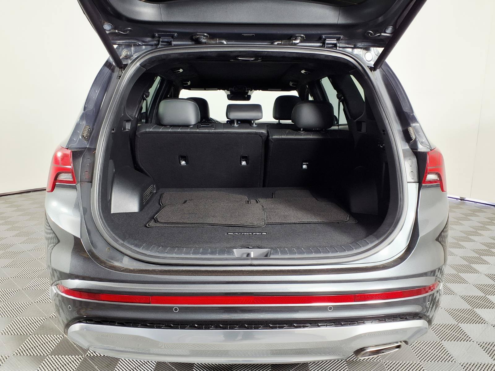 Certified 2023 Hyundai Santa Fe Calligraphy w/ Cargo Package FWD image 8