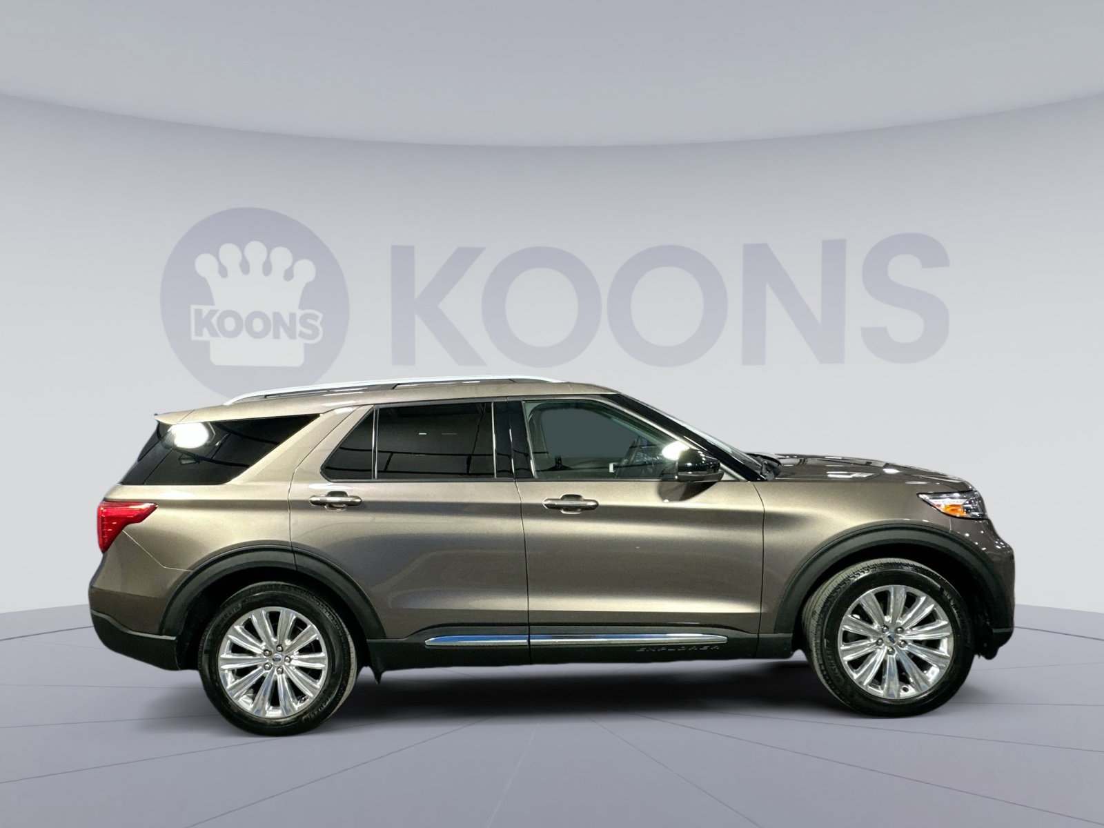 Used 2021 Ford Explorer Limited w/ Equipment Group 301A image 8