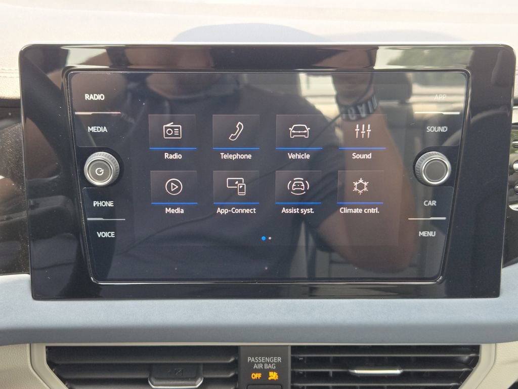 Used 2025 Volkswagen Jetta SE FWD image 18