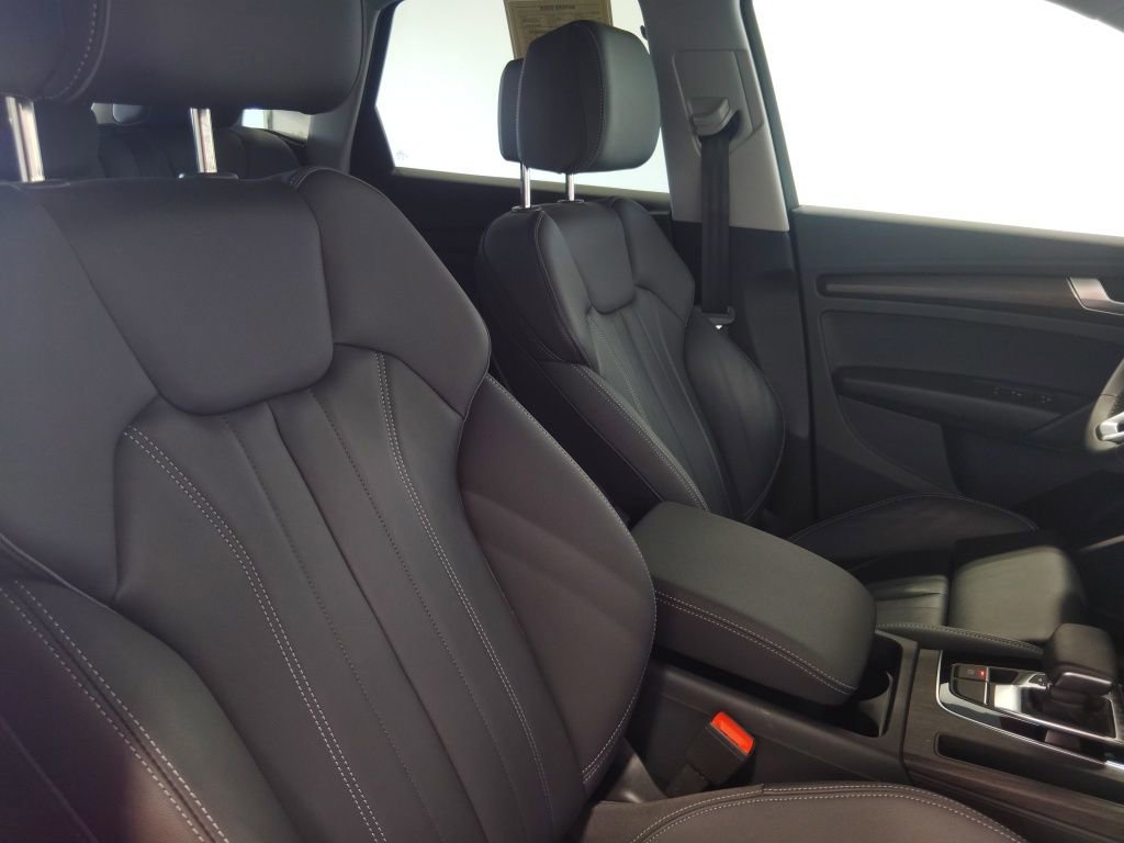 Used 2024 Audi Q5 2.0T Premium w/ Convenience Package image 47