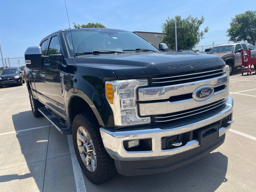 Used 2017 Ford F250 Lariat w/ Lariat Ultimate Package AWD/4WD image 1