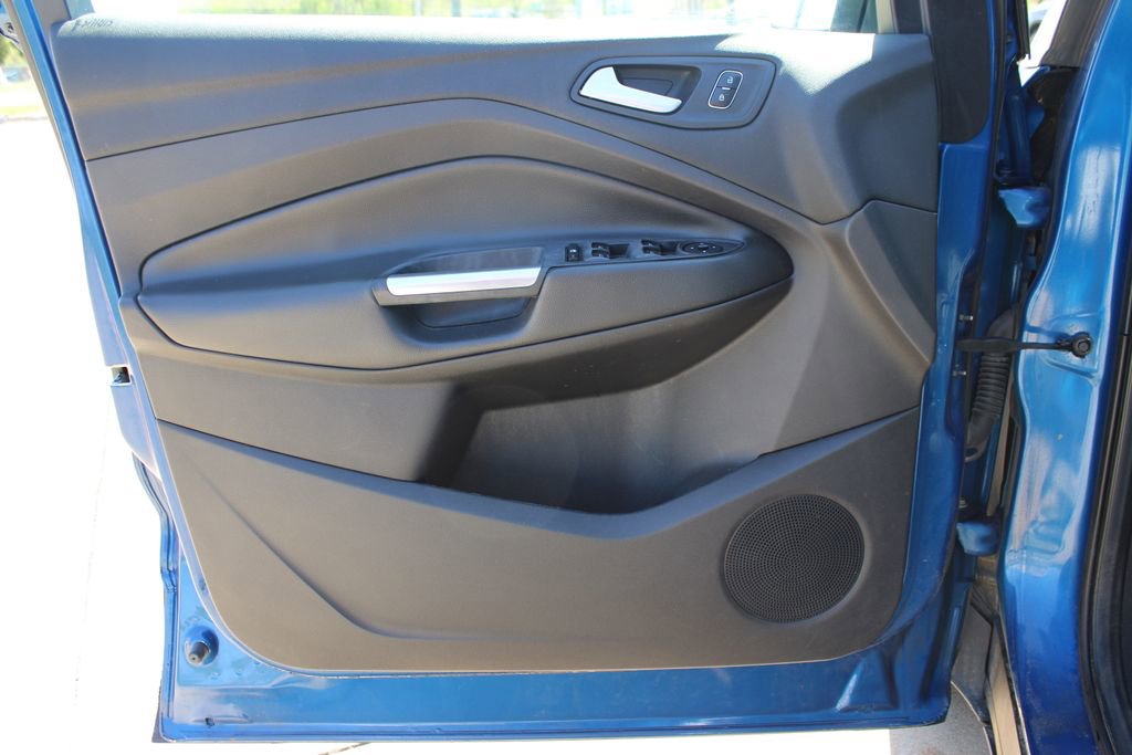 Used 2017 Ford Escape SE image 30