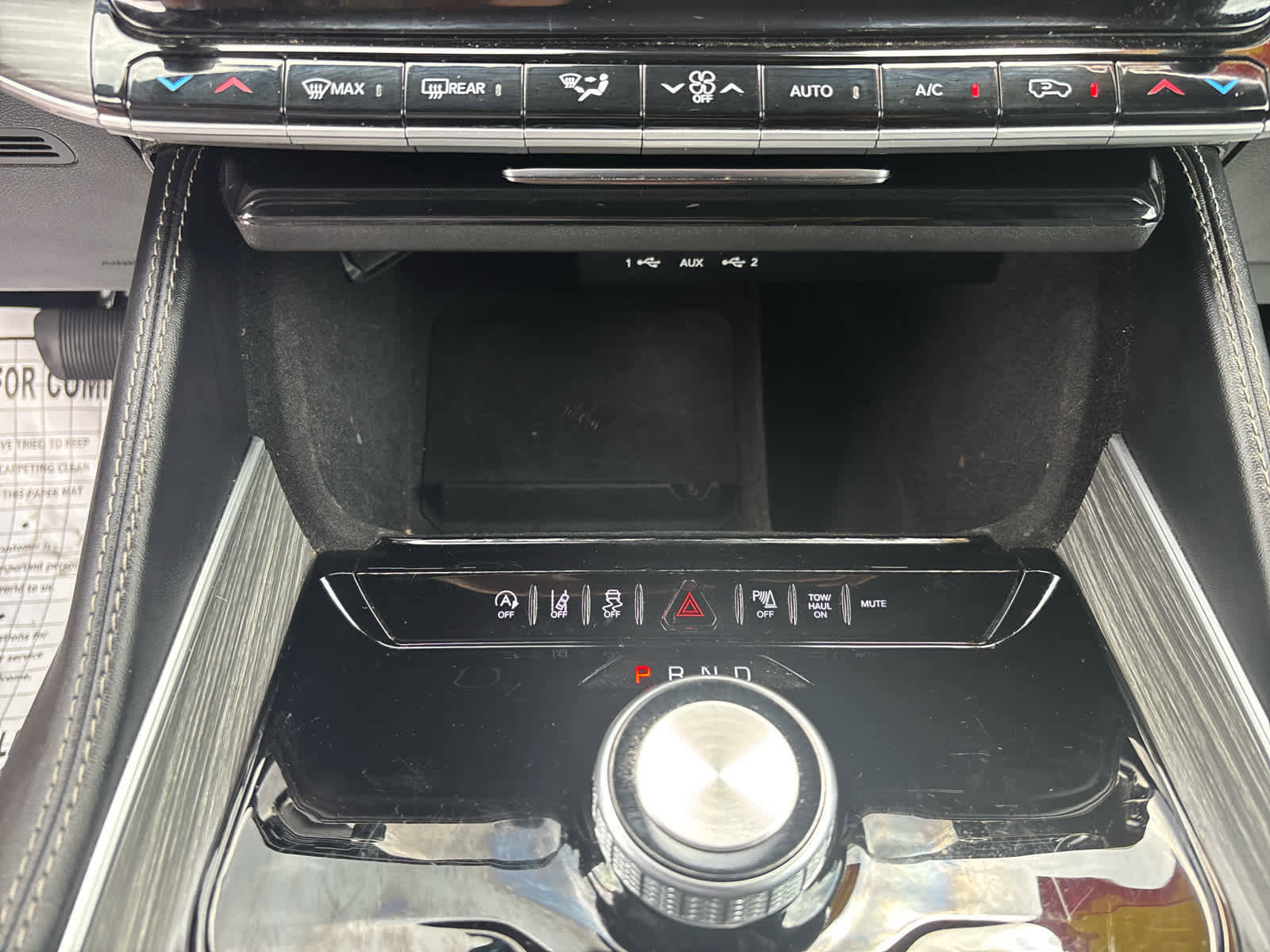 Used 2024 Jeep Wagoneer Series II w/ Flexible Seating Group image 10