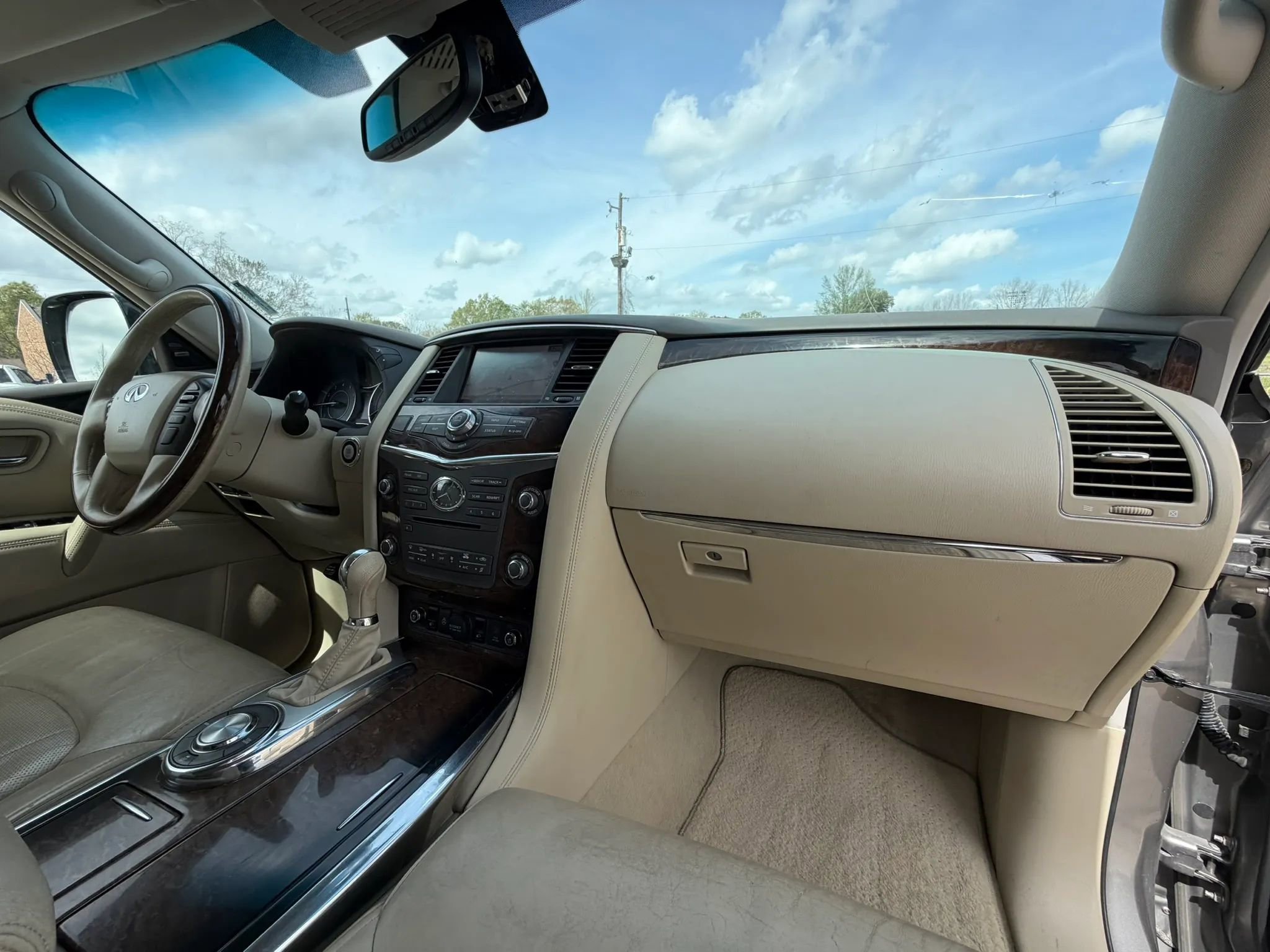 Used 2014 INFINITI QX80 2WD w/ Deluxe Touring Package image 26