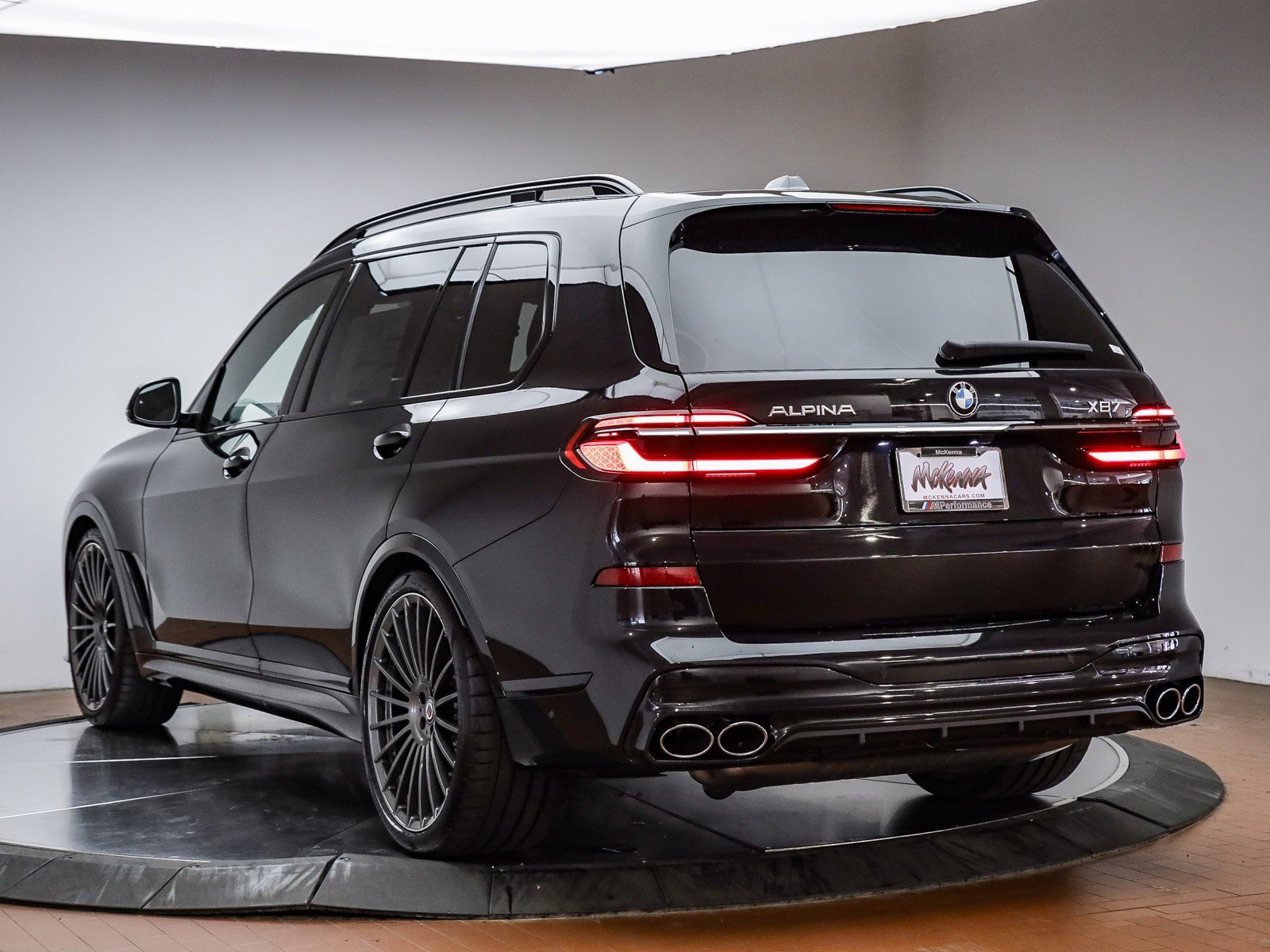 New 2026 BMW ALPINA XB7 image 9