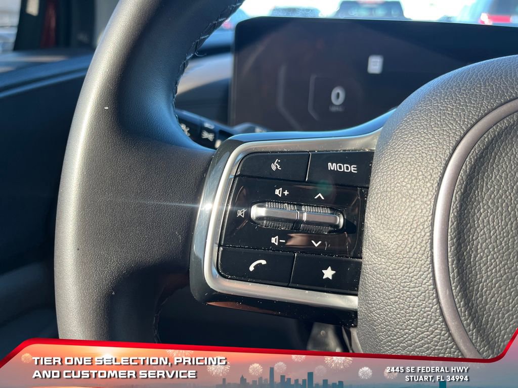 Used 2025 Kia Carnival SX image 27