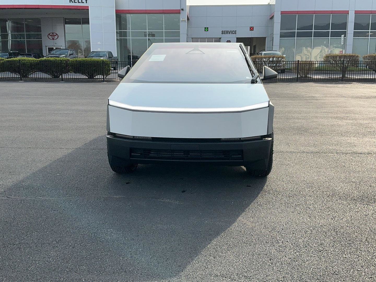 Used 2025 Tesla Cybertruck AWD Crew Cab image 2