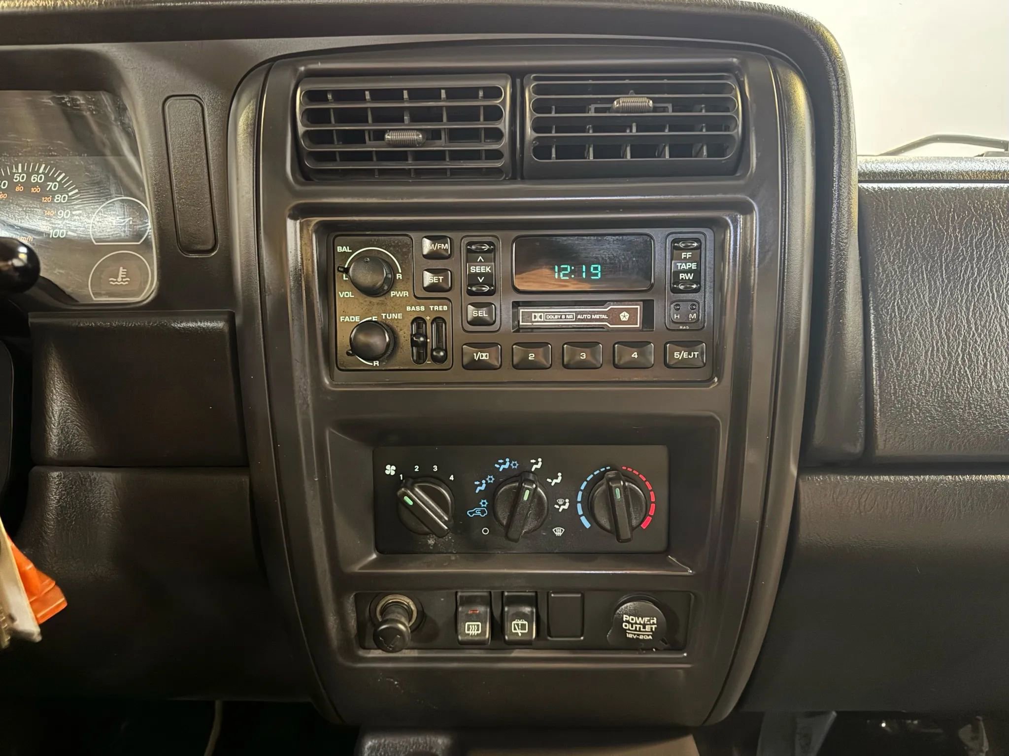 Used 2000 Jeep Cherokee SE image 14