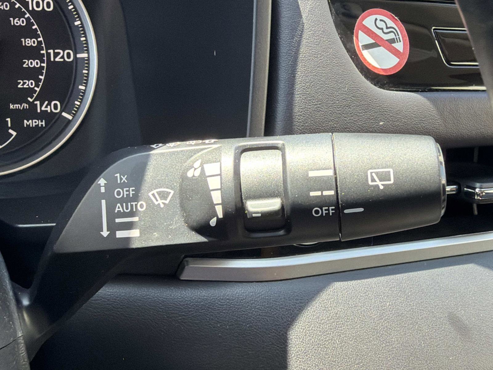 Used 2025 Mitsubishi Outlander SE FWD image 29