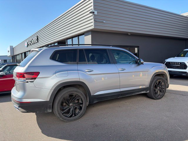 Used 2022 Volkswagen Atlas SE w/ Panoramic Sunroof Package AWD/4WD image 3