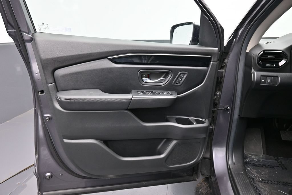 Certified 2025 Honda Pilot Touring image 18