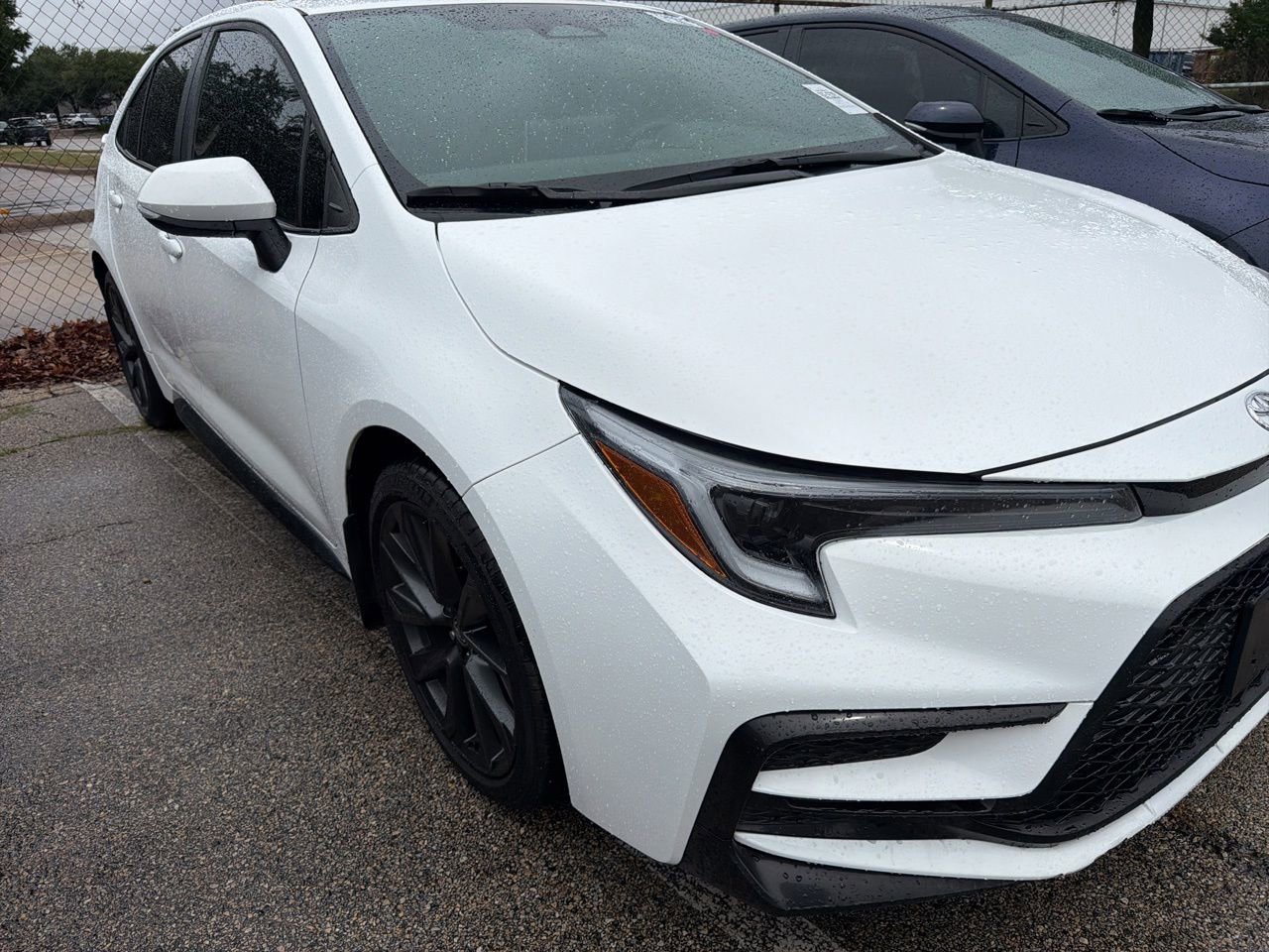 Used 2025 Toyota Corolla SE w/ SE Premium Package FWD image 3