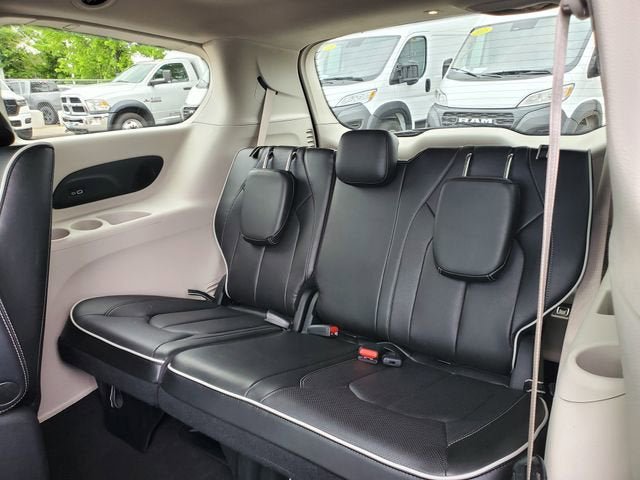 Used 2022 Chrysler Pacifica Limited FWD image 28