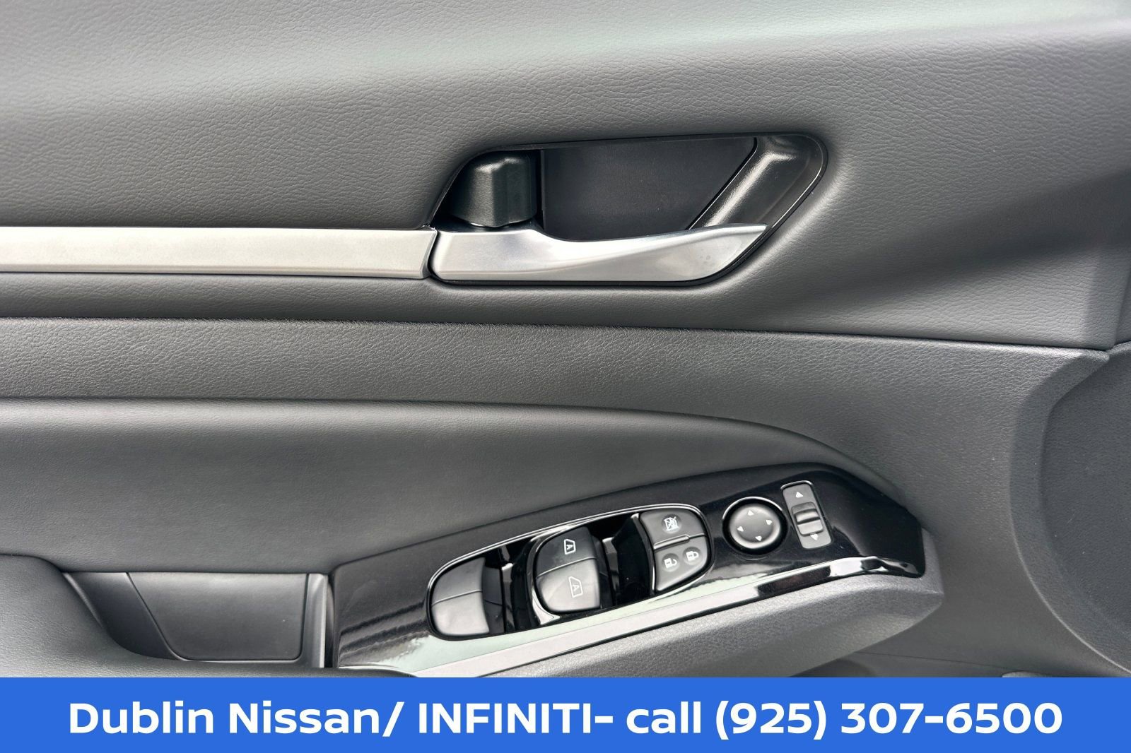 New 2025 Nissan Altima 2.5 SL AWD/4WD image 12