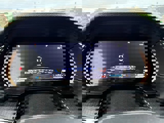 Used 2023 Jeep Grand Cherokee L Laredo image 16