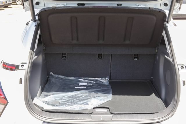 New 2026 Hyundai Kona Limited FWD image 8