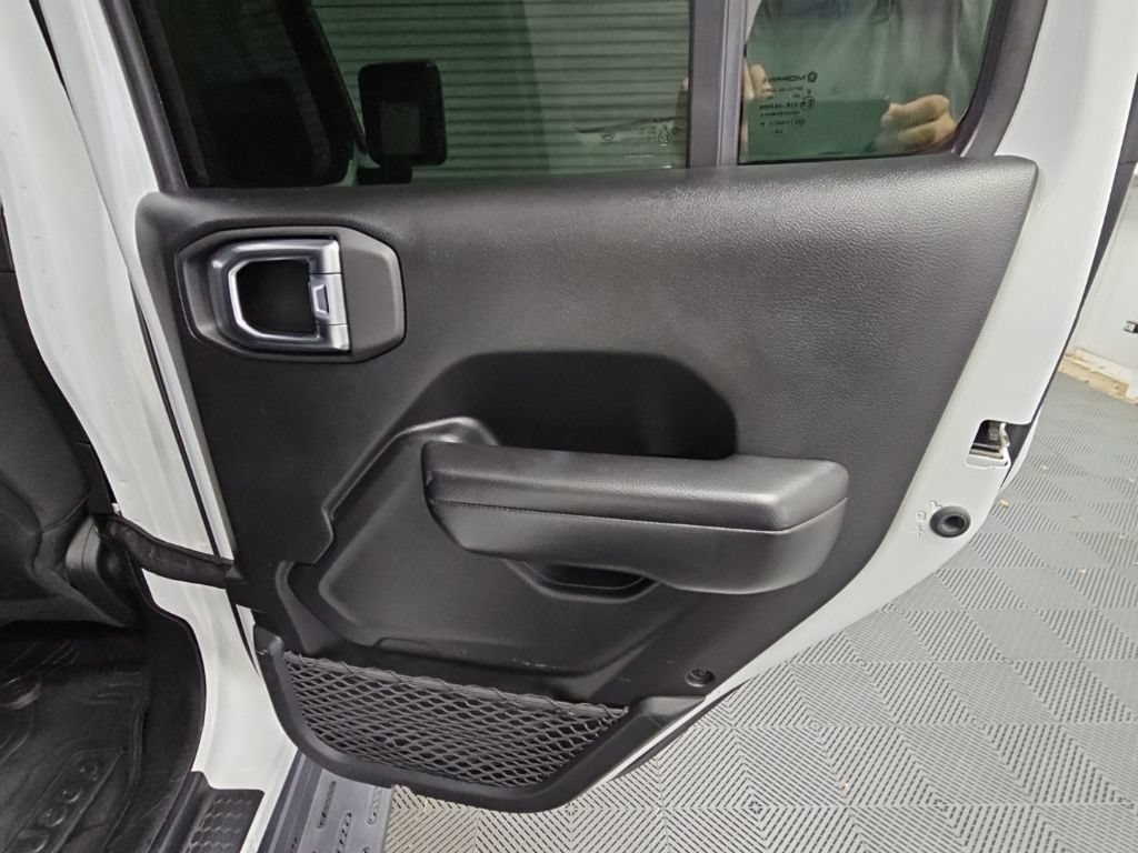 Used 2021 Jeep Wrangler Unlimited Rubicon AWD/4WD image 39
