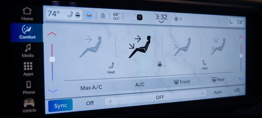 Used 2025 Jeep Wrangler Unlimited Sahara AWD/4WD image 22