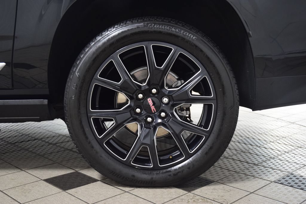 Used 2024 GMC Yukon XL Denali AWD/4WD image 30