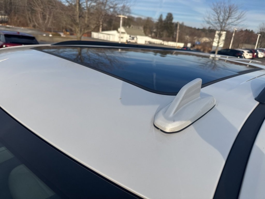 Certified 2022 Cadillac Escalade ESV Sport w/ Touring Package image 15