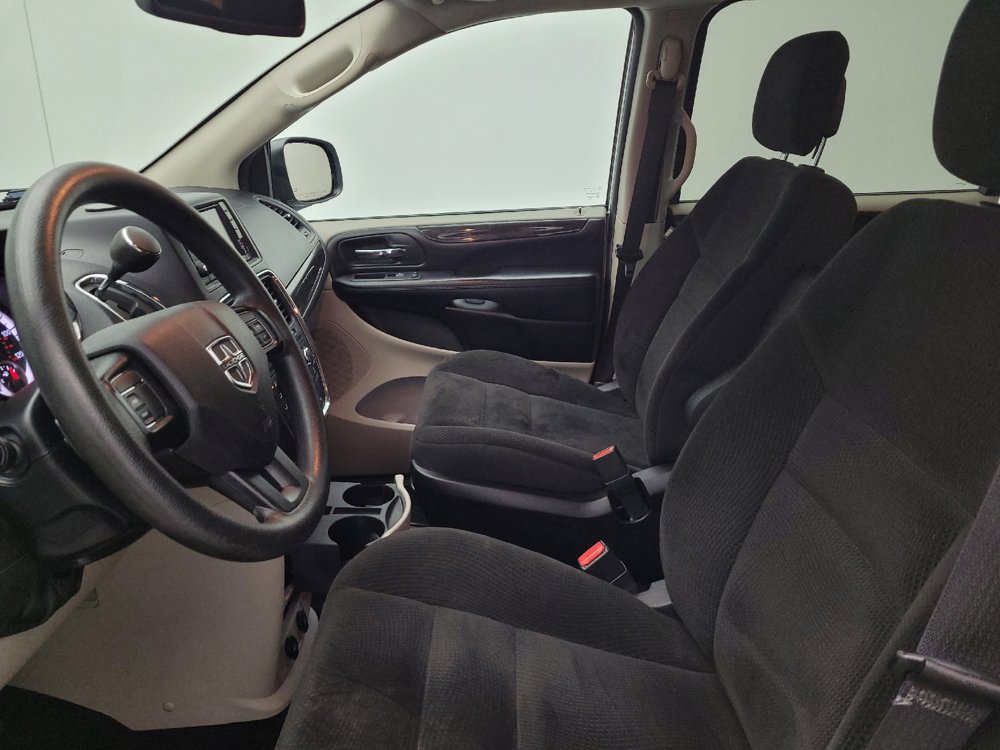 Used 2019 Dodge Grand Caravan SE FWD image 17