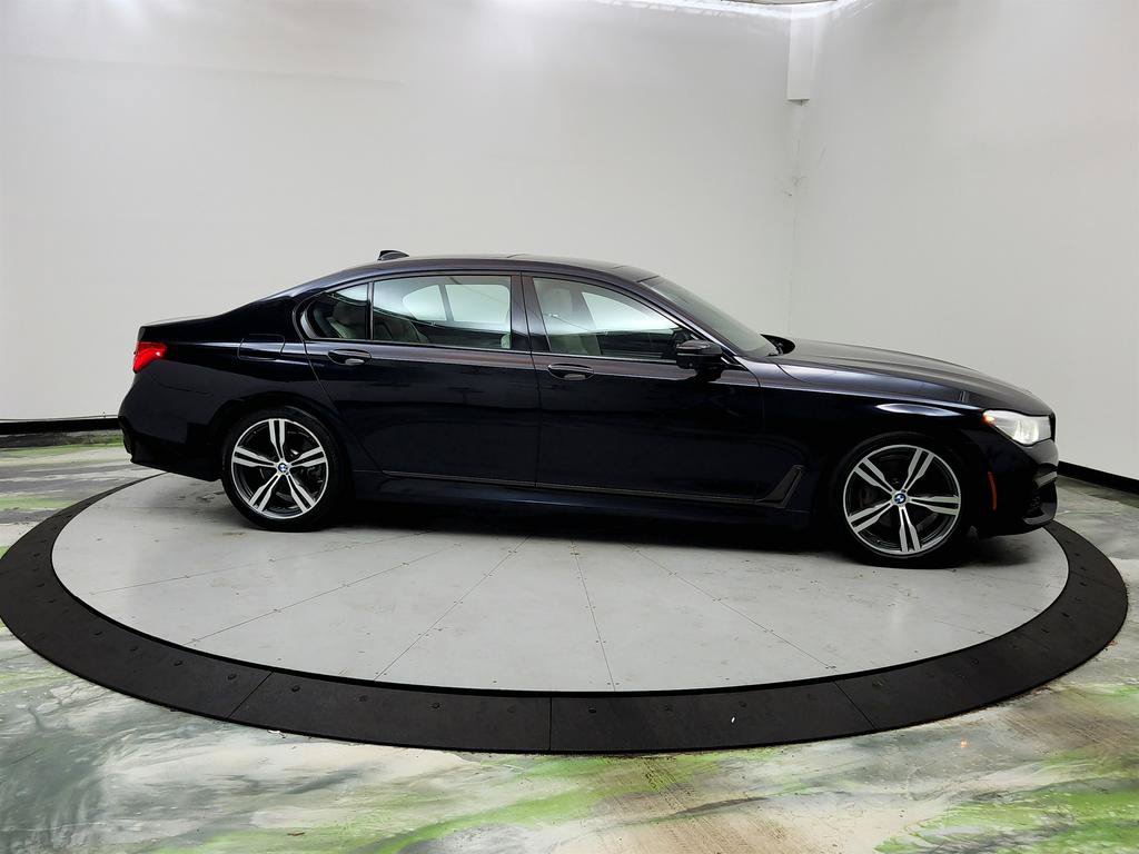 Used 2019 BMW 740i w/ M Sport Package RWD image 4