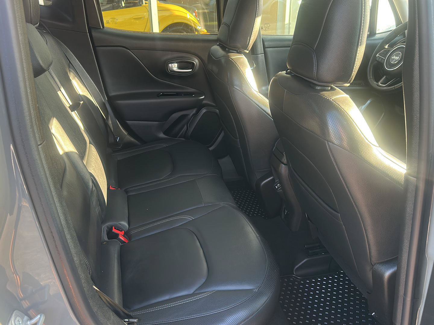 Used 2022 Jeep Renegade Limited AWD/4WD image 11