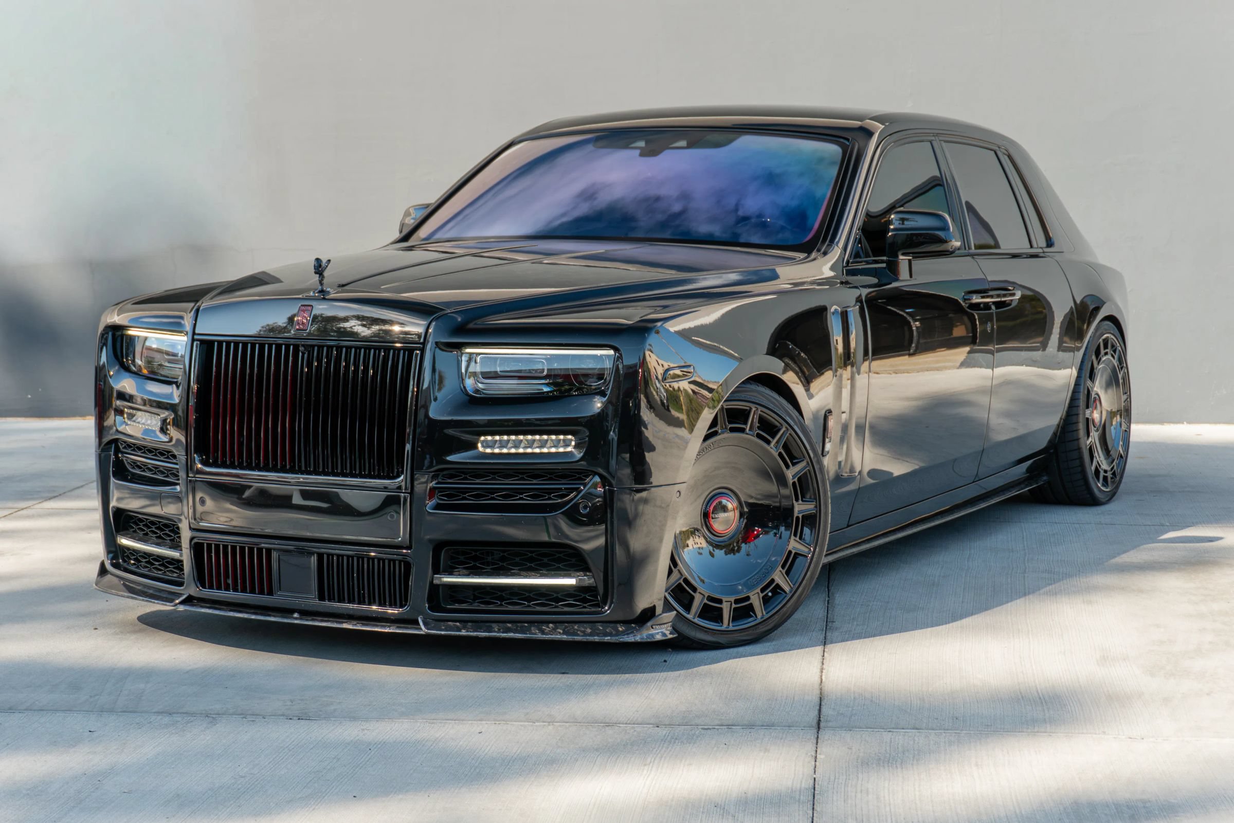 Used 2024 Rolls-Royce Phantom Sedan w/ The Phantom Package RWD image 3