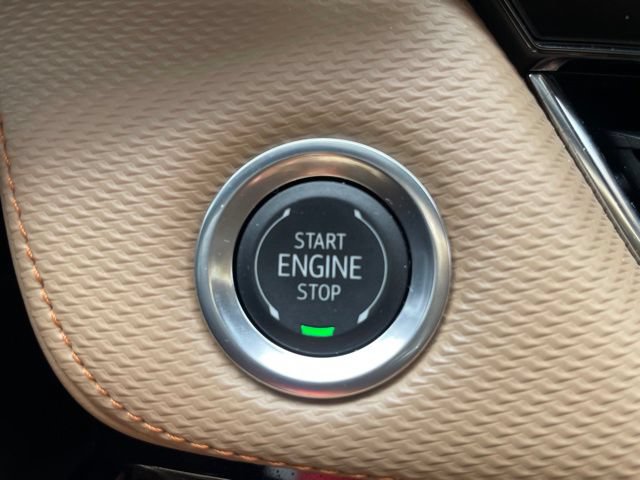 Used 2025 Chevrolet Equinox ACTIV w/ Safety and Technology Package FWD image 22