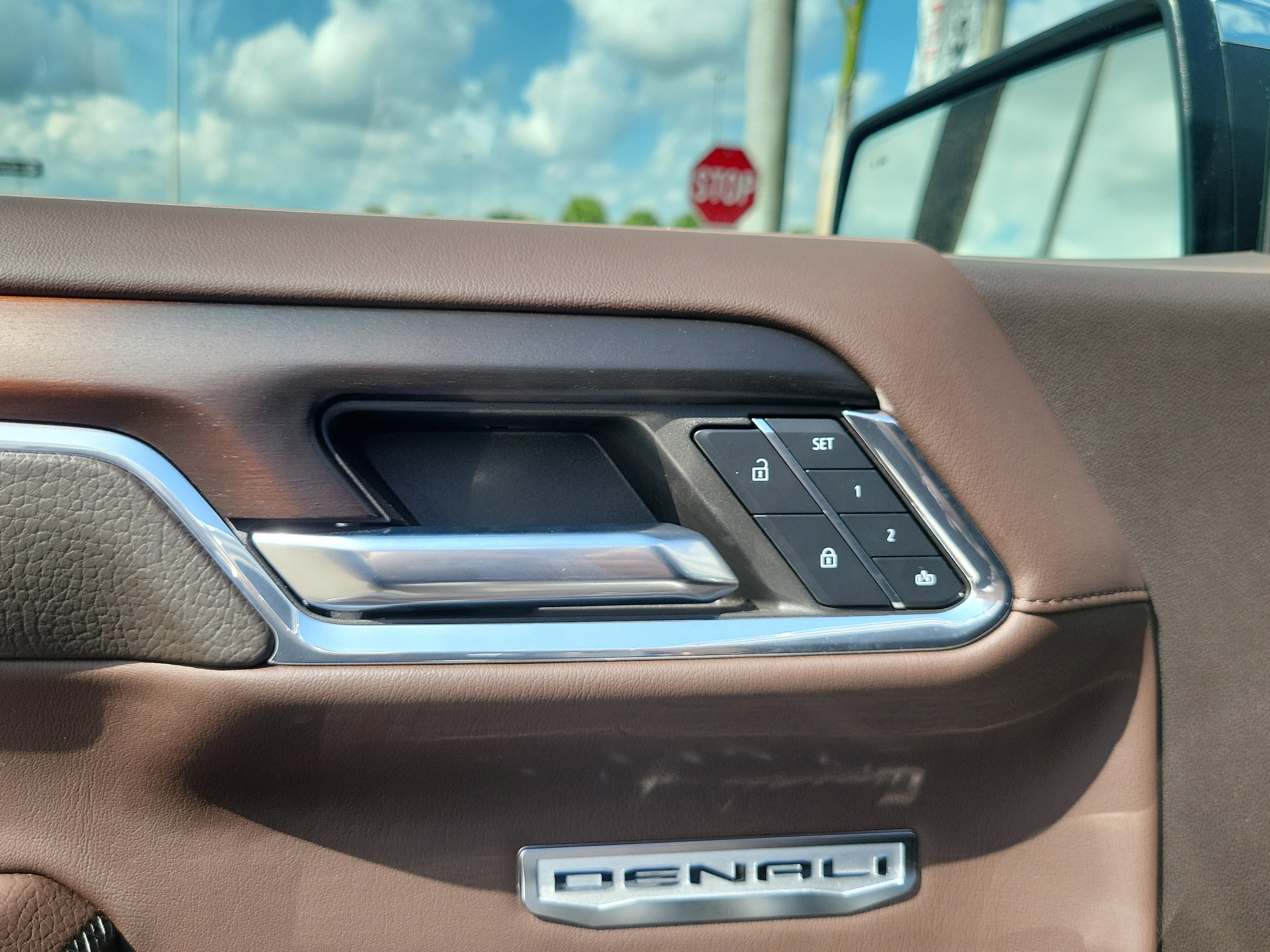 Used 2024 GMC Sierra 1500 Denali w/ Denali Reserve Package AWD/4WD image 25