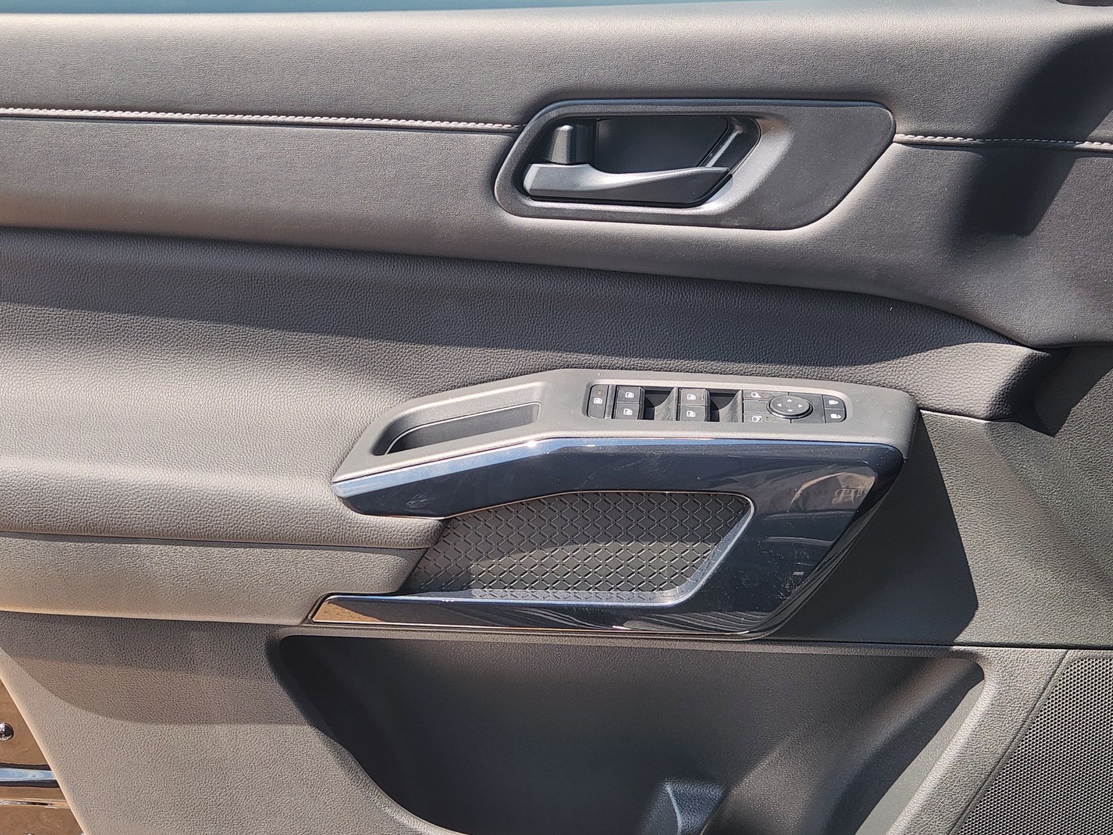 New 2026 Nissan Pathfinder SV FWD image 21