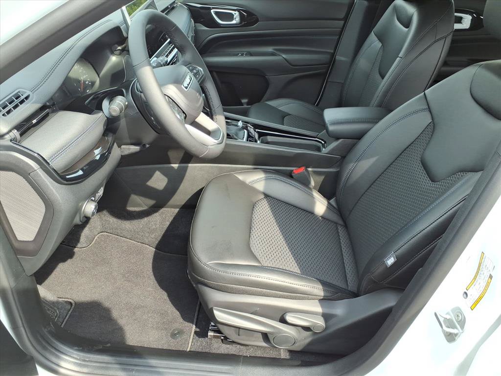 New 2026 Jeep Compass Latitude AWD/4WD image 12