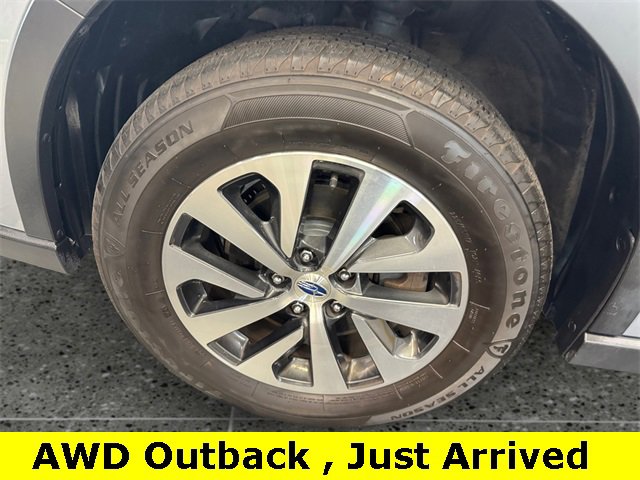 Used 2022 Subaru Outback Premium image 24