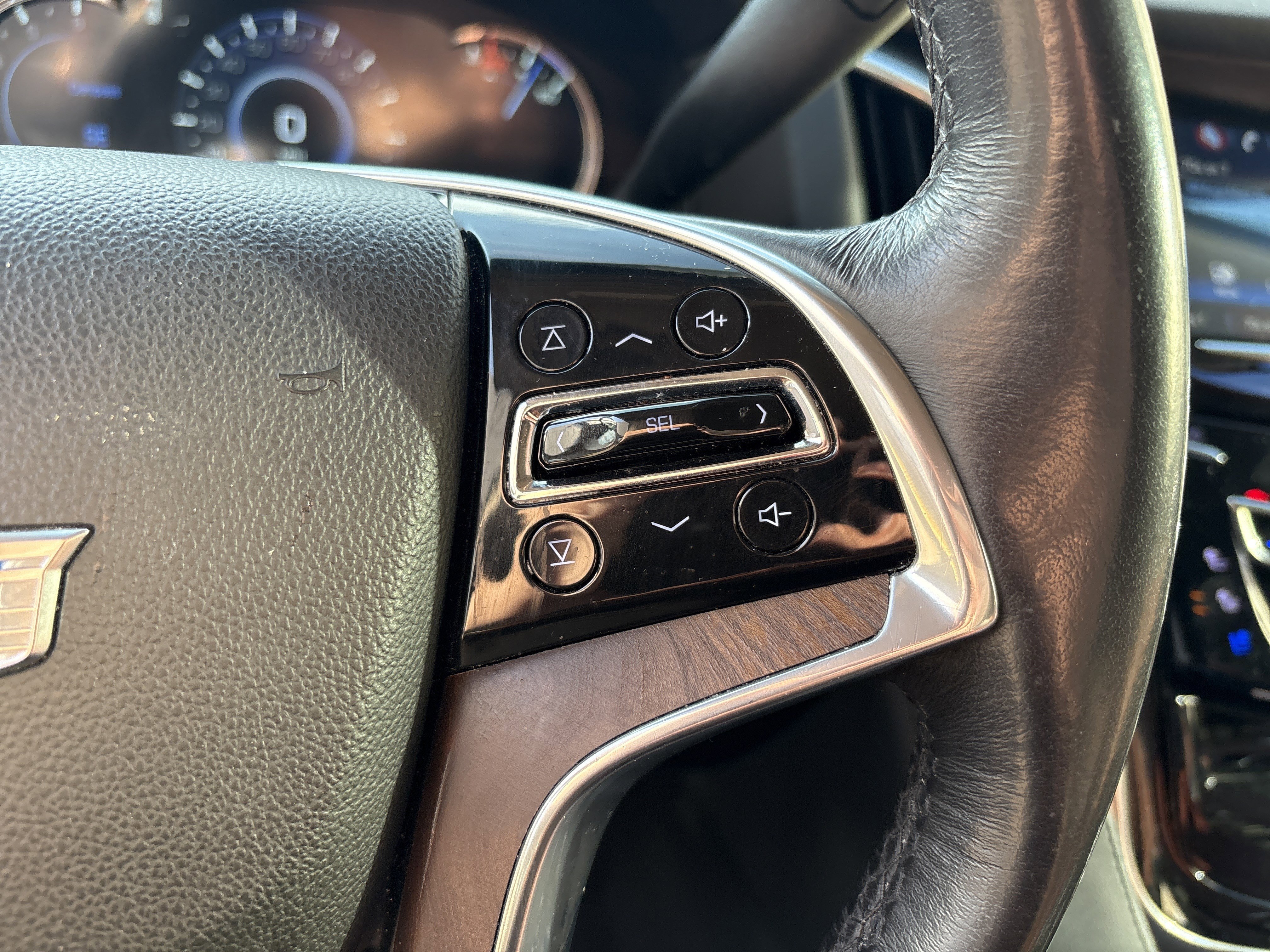 Used 2020 Cadillac Escalade Premium Luxury w/ LPO, Radiant Package image 20