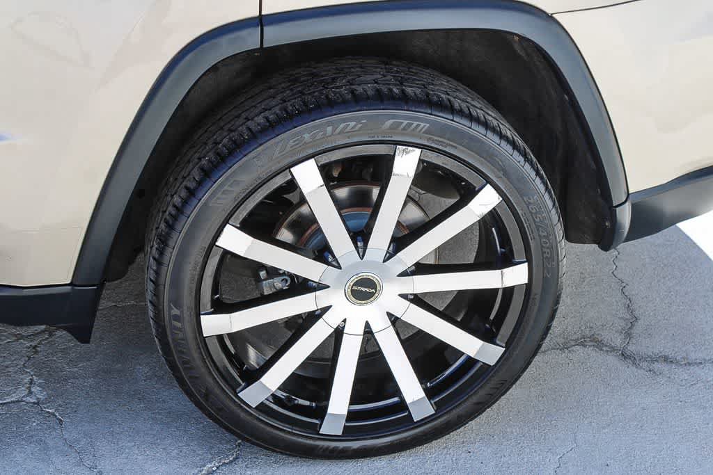 Used 2014 Jeep Grand Cherokee Limited w/ Luxury Group II AWD/4WD image 6