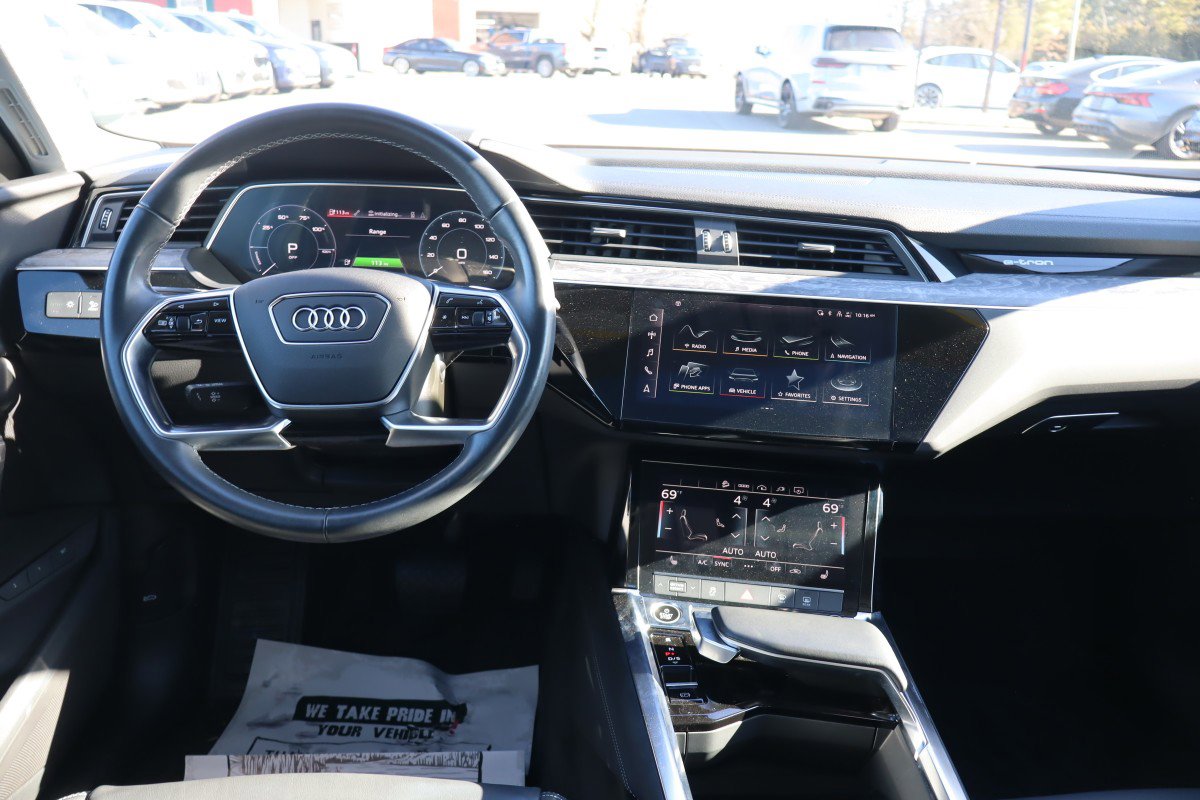 Used 2021 Audi e-tron Premium w/ Black Optic Package image 15