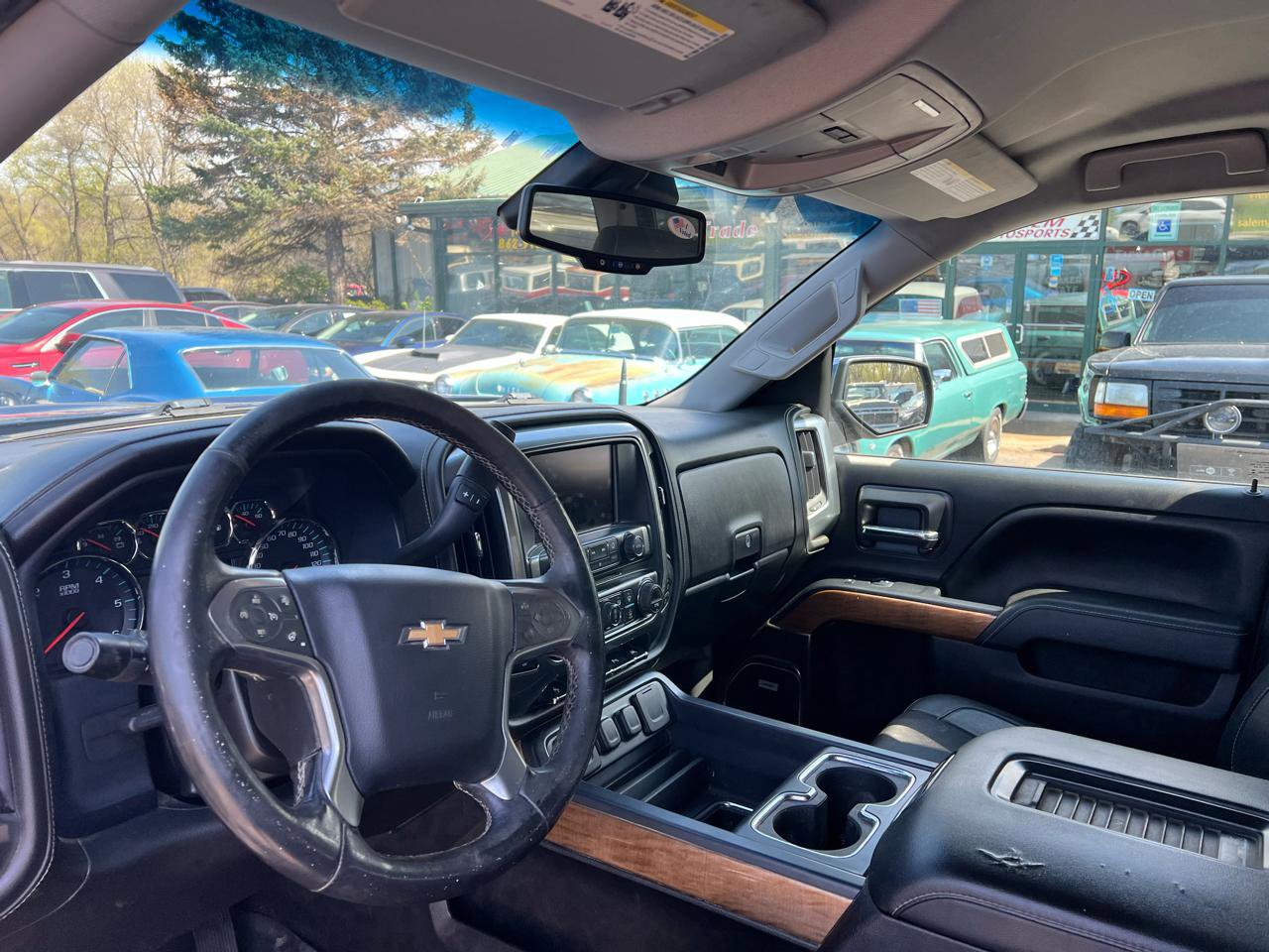 Used 2016 Chevrolet Silverado 1500 LTZ w/ Sport Package AWD/4WD image 8