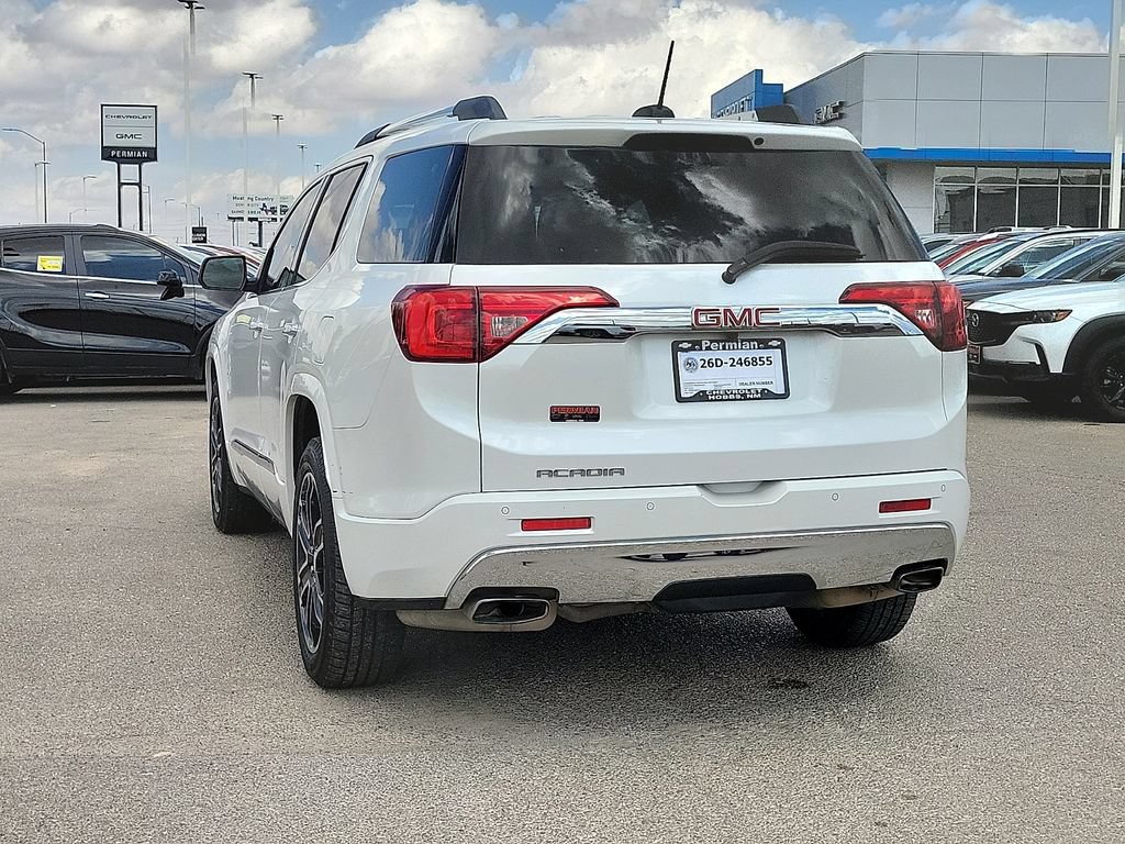 Used 2018 GMC Acadia Denali w/ Technology Package FWD image 9