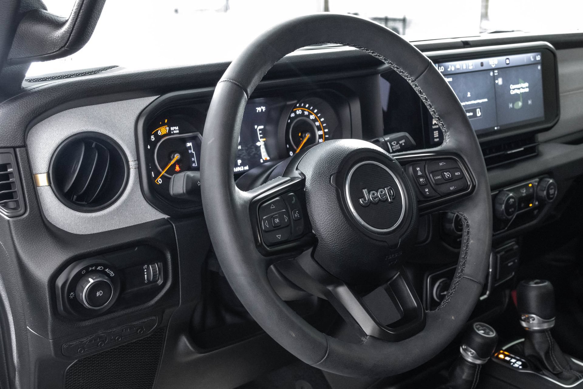 Used 2025 Jeep Wrangler Unlimited Sport AWD/4WD image 32
