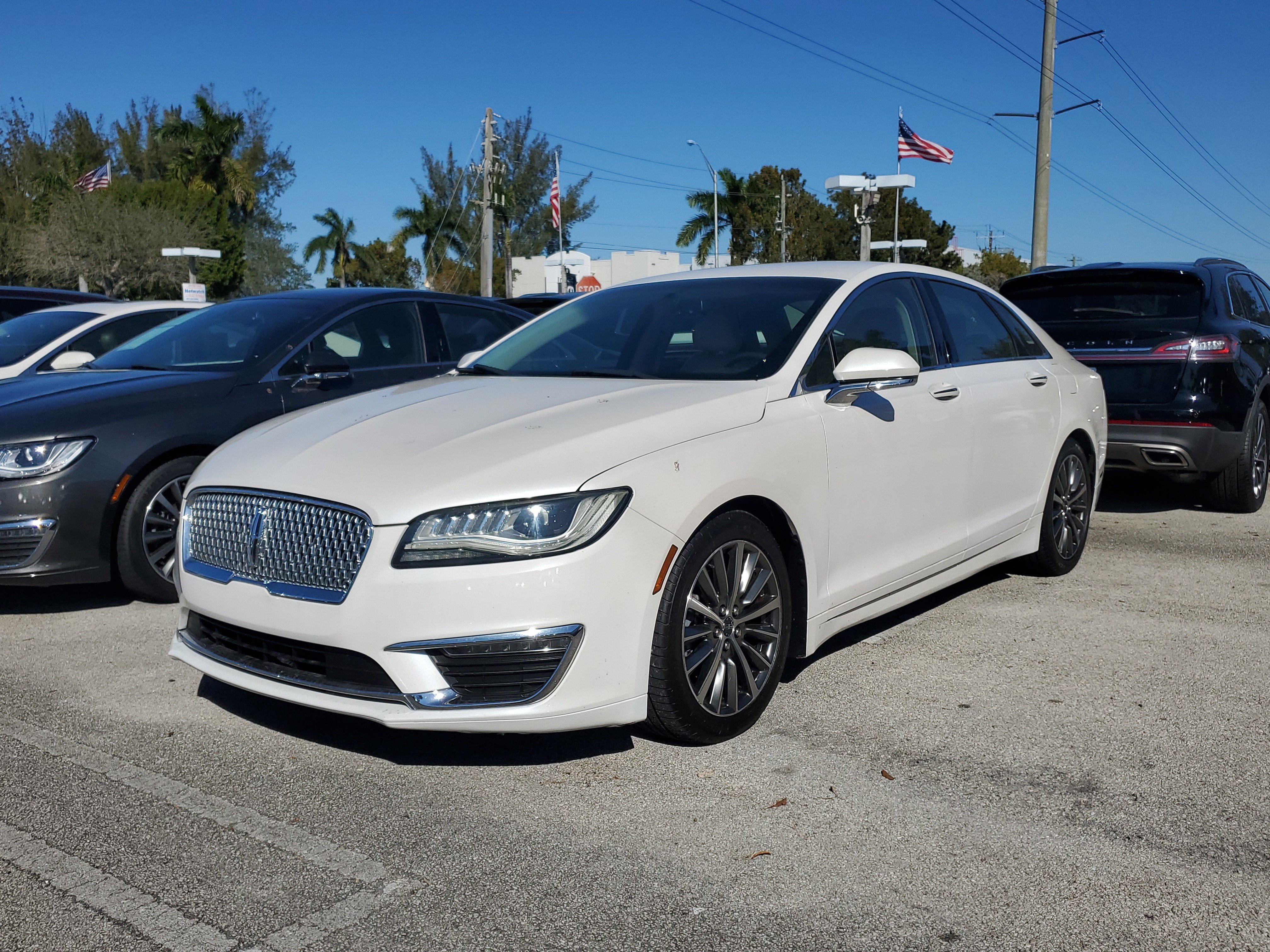 Used 2017 Lincoln MKZ Premiere image 3